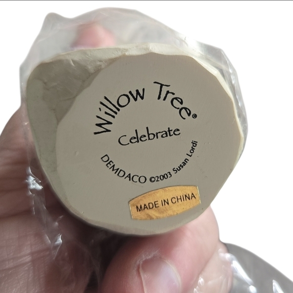 Willow Tree Angel Figurine 'Celebrate' -NWT - Picture 4 of 5